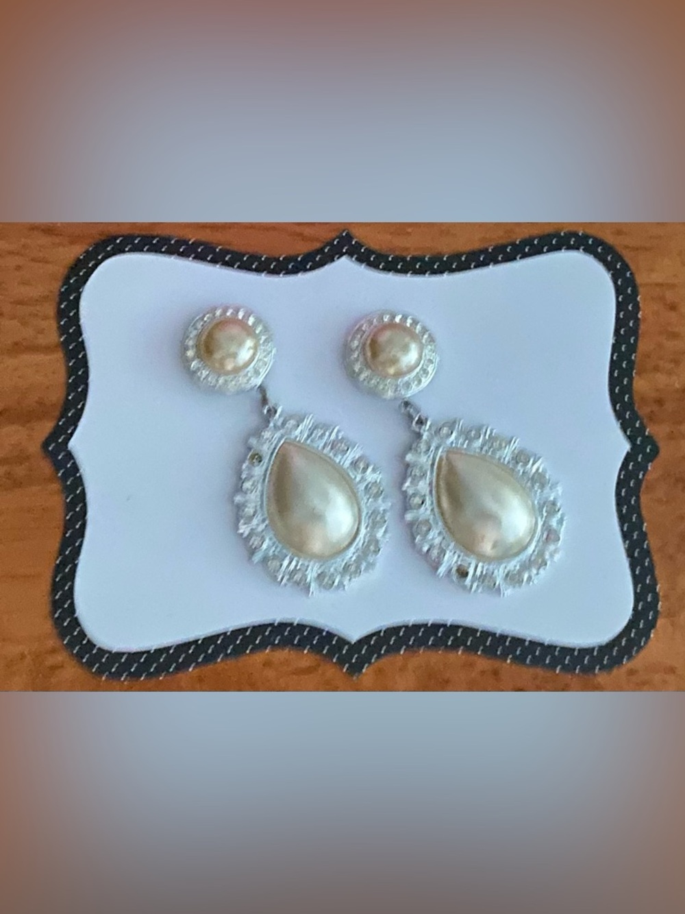 Vintage Elegant Pearl Teardrop Dangle Earrings - Cream and Silver